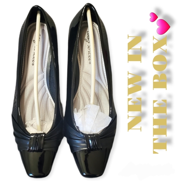 Easy Street Waive Shoes | Size 6.5W - Picture 8 of 11